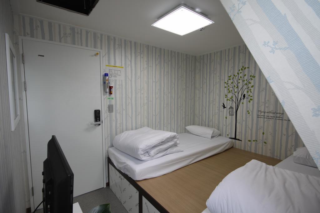 Miss Hongdae Guest House Сеул Экстерьер фото